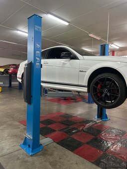 Dvousloupový hydraulický zvedák EAE 3.5t - 10