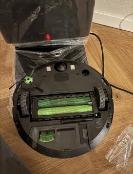 Nový vysavač iRobot Roomba J7+ Combo - 10