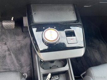 Prodám MG 4 Electric r,v,10/2022 125 KW baterie 54 KWh DPH - 10