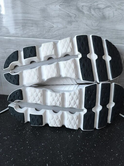 On Cloudswift 4, velikost 47, UK11.5 - 10