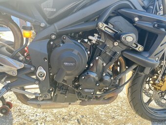 Triumph Street Triple 675 - 10