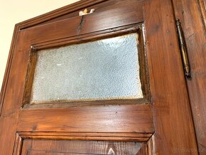 Dřevěné dveře z masivu dub a sklo kovové kliky - 10