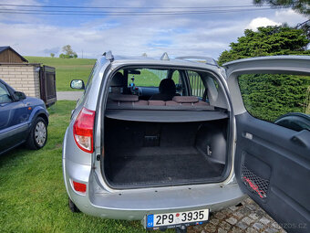 Toyota RAV 4 - 10