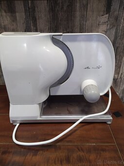 Kráječ elektricky Eta - 10