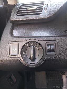 Volkswagen Passat B6 2.0 TDI / sedan - 10
