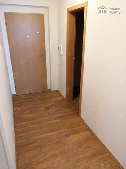 Prostorný byt 2+KK s balkonem, vyhledávaná lokalita - 10