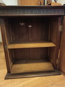 Starožitná skříňka - 10