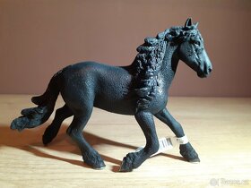 SCHLEICH Koně SBĚRATELSKÉ FIGURKY 11 - 10