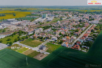 Prodej stavebního pozemku s vydaným stavebním povolením na d - 10