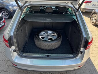 Škoda Superb 3 2.0 TDI 110kW Man. Full LED Tempomat Navigace - 10