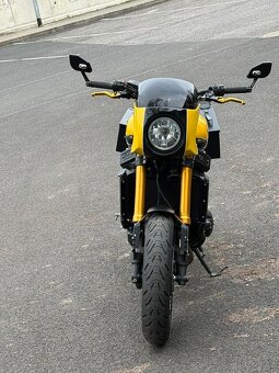 Yamaha XSR 900 - 10