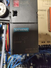 Elektro rozvaděč plný elektroniky - 10