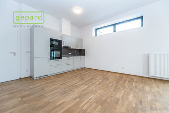 Prodej bytu 3+kk, 89,6m2 s terasou 71,3m2, parkovací stání v - 10