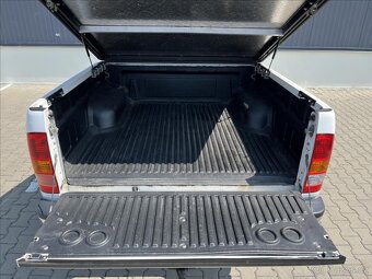 Toyota Hilux 2,5 D-4D Double Cab Terra (2010) - 10