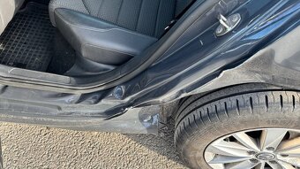 Volkswagen Golf Variant - 1,6tdi - 77kW - havarovaný - 10