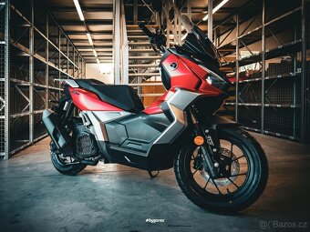 Skútr Voge SR1 125i ADV Červený - nový, záruka 4 roky - 10