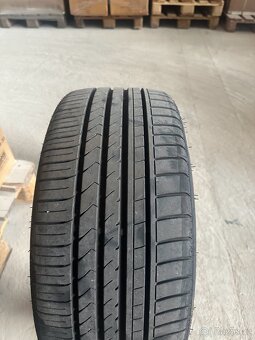 Letní pneu 2x 225/35 R19 a 1x 255/30 R19 - 10