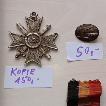 Vojenské odznaky a medaile - 10