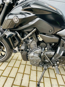 Yamaha MT-07 r.v.2021 najeto 12tis km nový model , snížený - 10