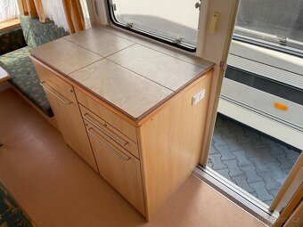 Chateau Carrat 390, 4 osoby, wc, topení, 1100kg - 10