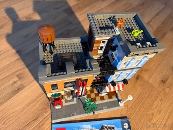 LEGO 10246 Detektivní kancelář - Z VÝSTAVKY + SVĚTLA - 10