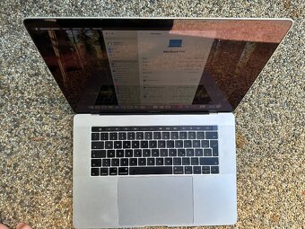 MacBook Pro 15, 500GB, sequoia, i7 - 10