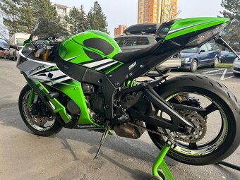 Kawasaki ZX-10R Ninja - 10