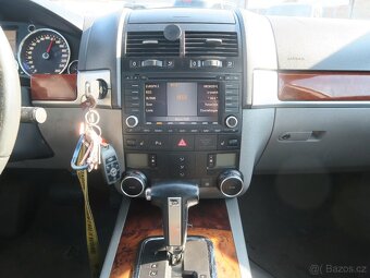 Volkswagen Touareg 3.0 TDI 165 kW 4X4 - 10