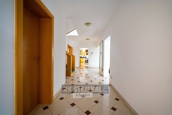 Prodej rodinného domu, 405 m2 (1735 m2) - České Budějovice - 10