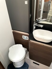 ADRIA SONIC SUPREME. SLEVA - 10