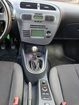 Seat Leon 1.6 75kw 2008 servisní kniha 149t/km - 10