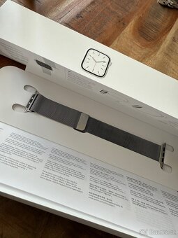 Apple Watch 7 45mm Stainless Steel - 10