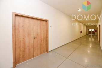 Pronájem vytápěné haly 180 m2 blízko centra Berouna - 10