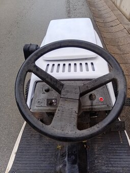 Prodám zahradní traktor malotraktor Iseki - 10