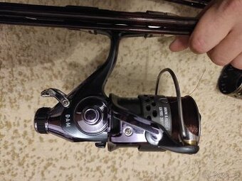 Prodám 2x rybářský prut Mivardi - 10