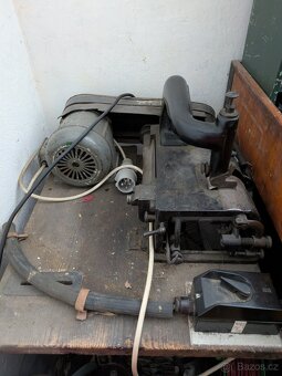 Průmyslové ramenné šicí stroje - 10