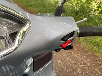Vespa GTS 300 HPE - 10