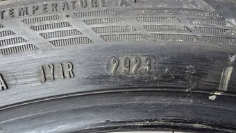 Letní pneu 235/45/20 Good Year - 10