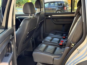 VOLKSWAGEN TOURAN Cross - 10