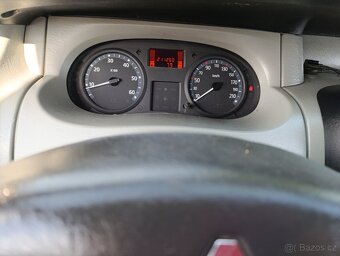 Renault Trafic 2.0 DCi long klima tažné 84kw - 10