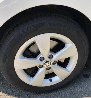 Škoda Rapid 1.6 TDI, 77 kw, servisní knížka, 2 sady alu kol - 10