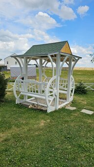 Pergola z posezenim - 10