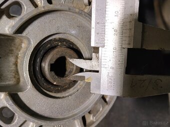 Uhlová prevodovka 1:35 - 10