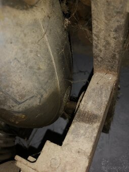 Cz 175 motor - 10
