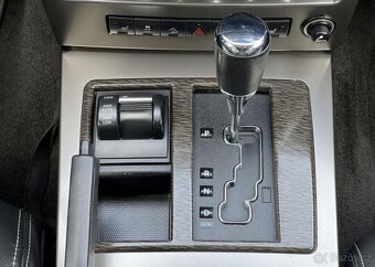 Jeep Cherokee 2.8CRD LIMITED AUTOMAT KŮŽE automat 147 kw - 10