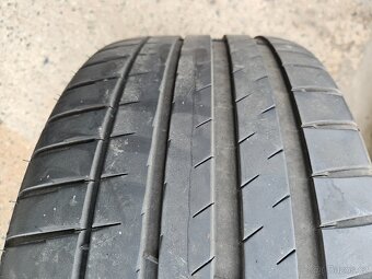 245/40R19 98Y XL RFT Pilot Sport 4 MICHELIN - 10