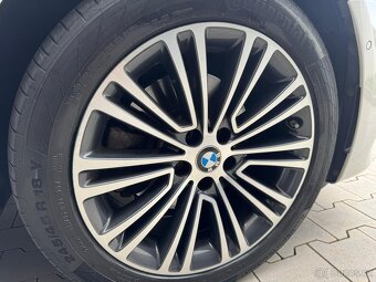 BMW 520d xDrive,PARK.CAM, NAVI, DPH, TAŽNÉ, rok 2018 - 10