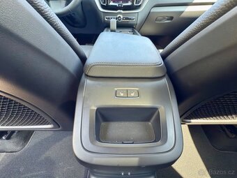 Volvo XC60 T6 186kW Recharge Inscription 4x4 Koup.ČR,2022 - 10