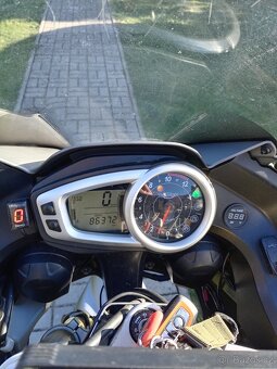 Triumph tiger 1050 - 10