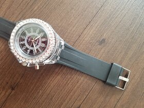 GENEVA dámské hodinky s kamínky a silikon řemínkem - 10